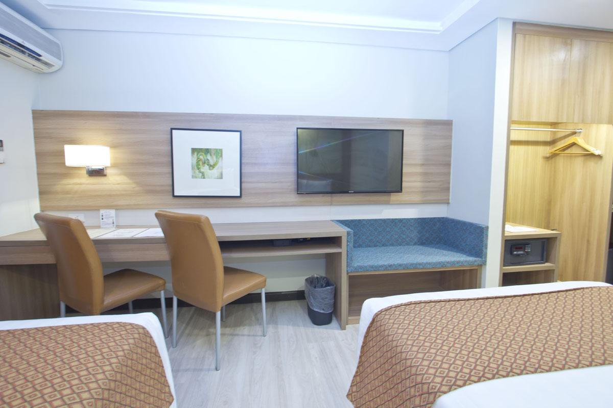 Crown Regency Hotel Makati Makati City Exterior foto